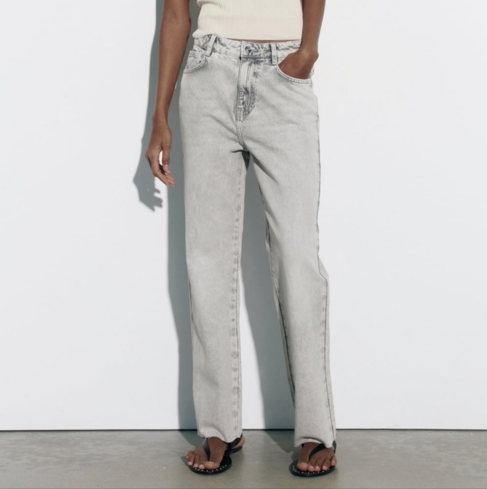 Zara High Waisted Straight leg Jeans